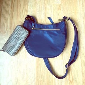 NWOT Travelon Crossbody Bag 😍